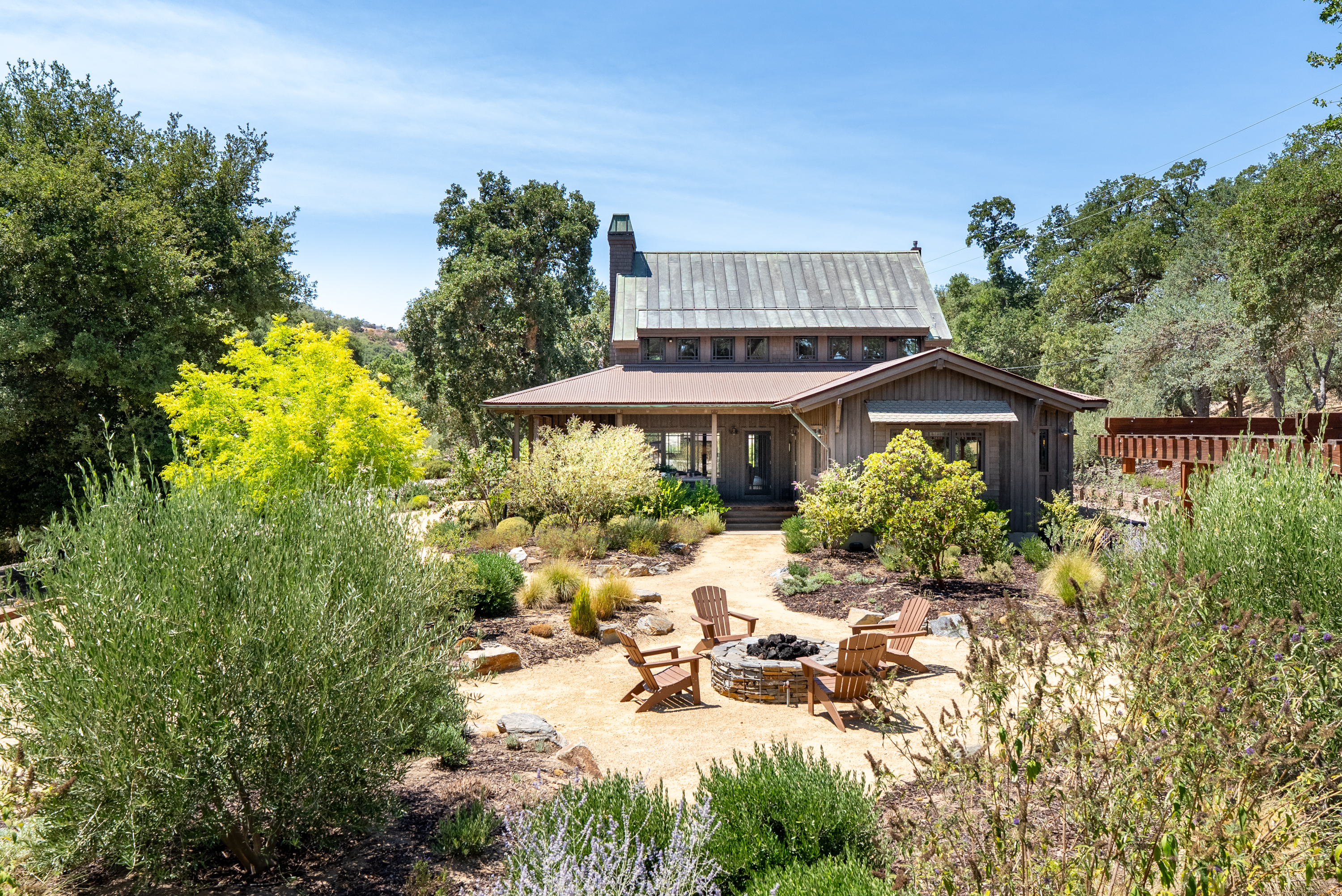Expansive outdoor living at Oaks & Madeira