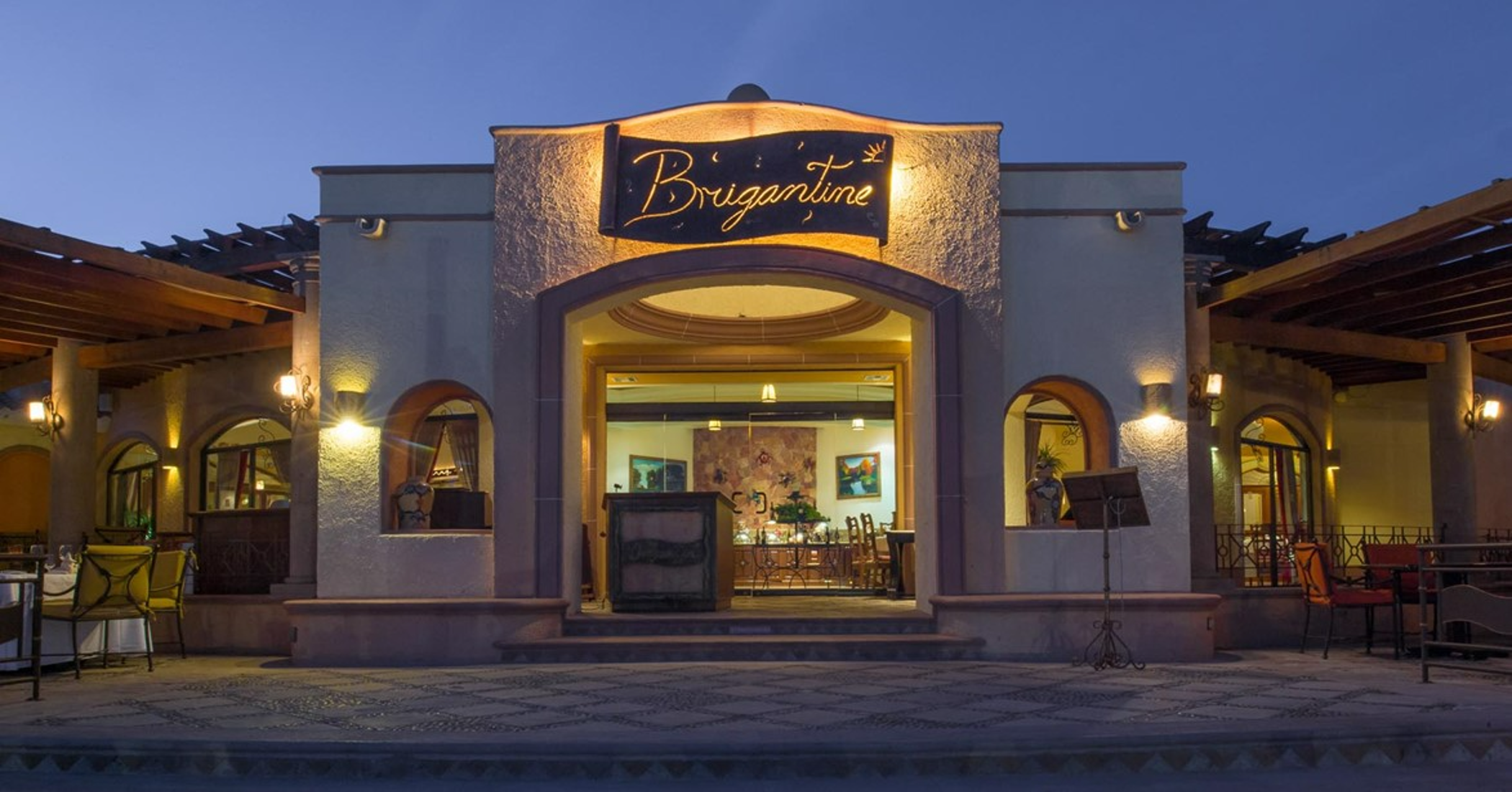 Dining at Playa Grande, Vacation Travel Exclusives