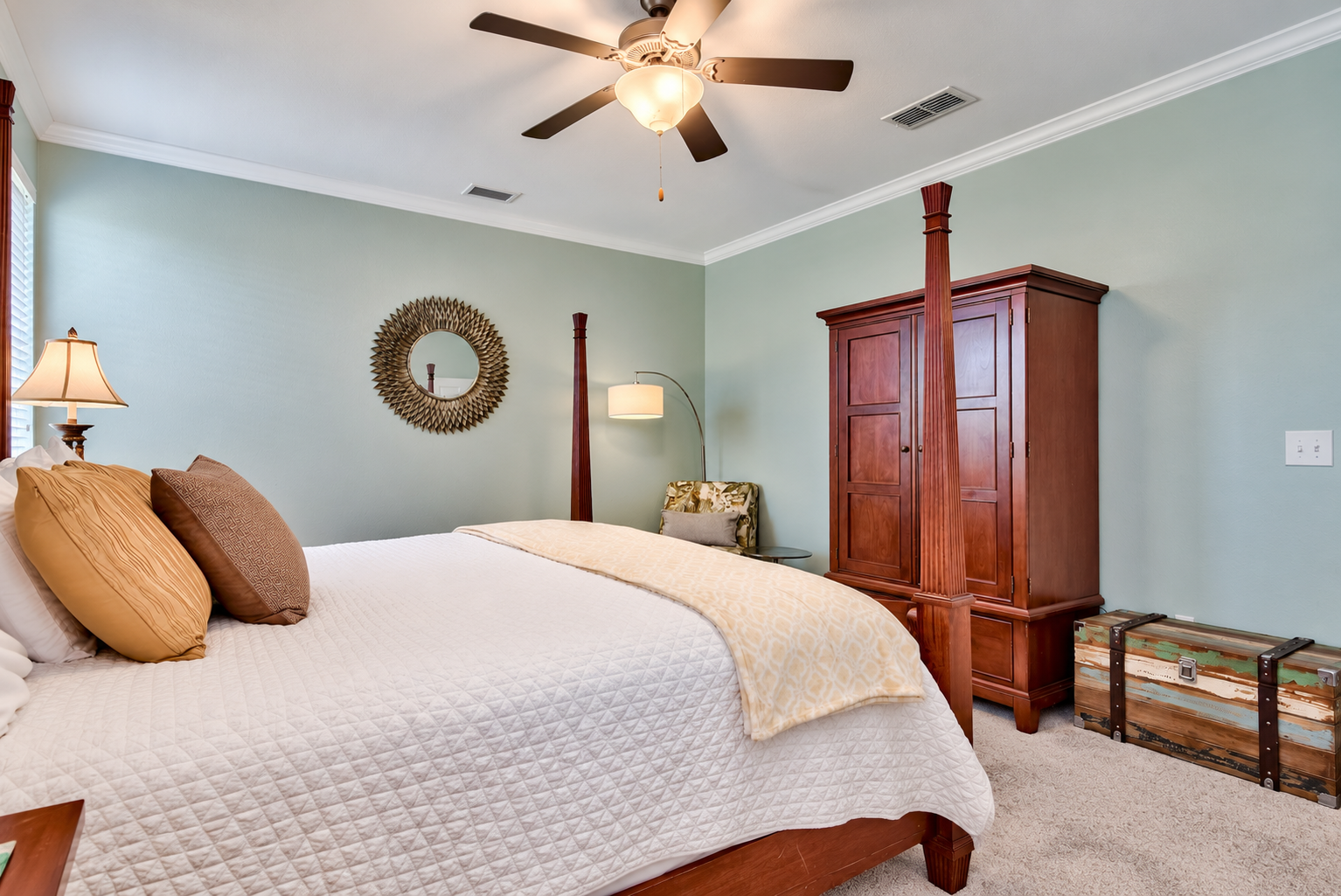 Bedroom 1 - First Floor (King Bed)