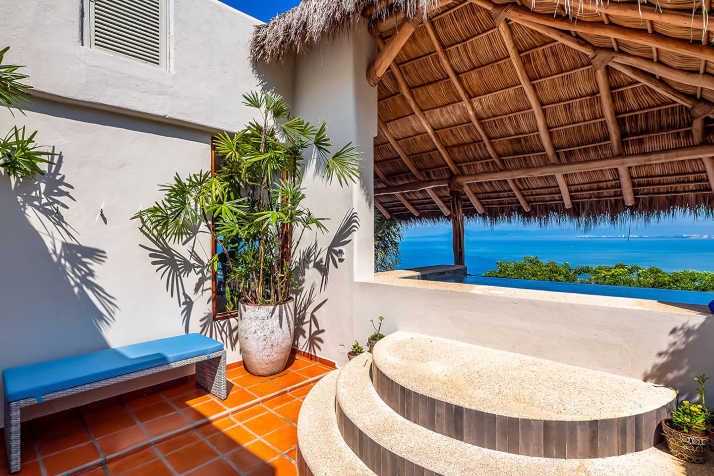 Suite 1 (Master) Bathroom's Balcony Splash Pool