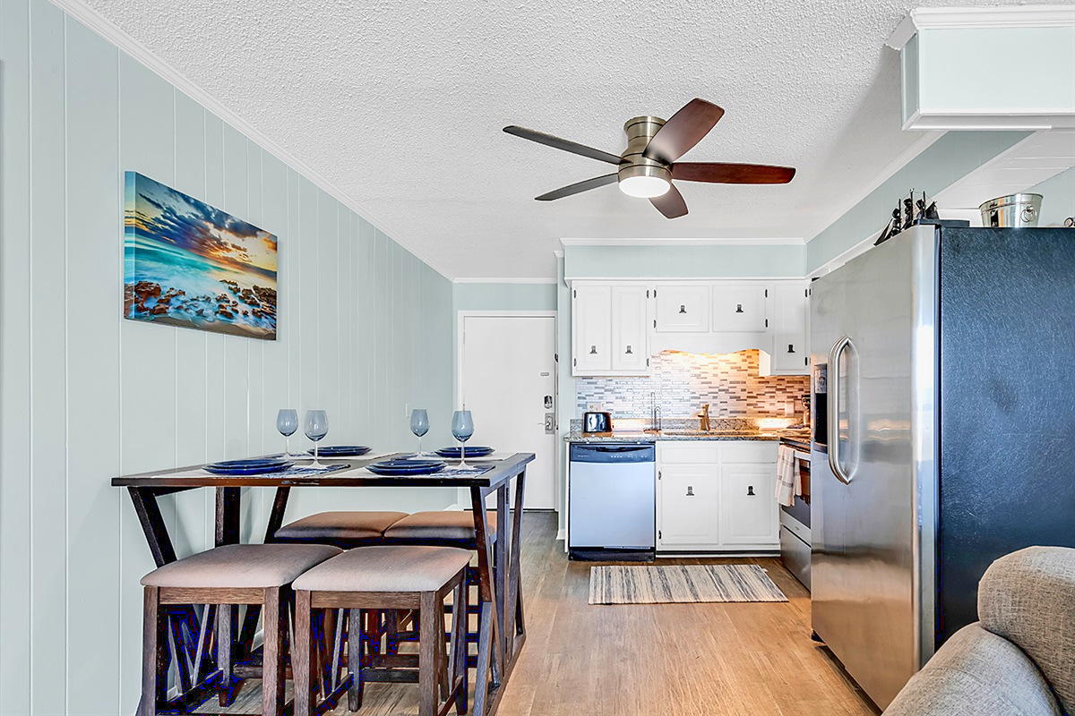 Dining Area – Counter-height dining open to the kitchen
