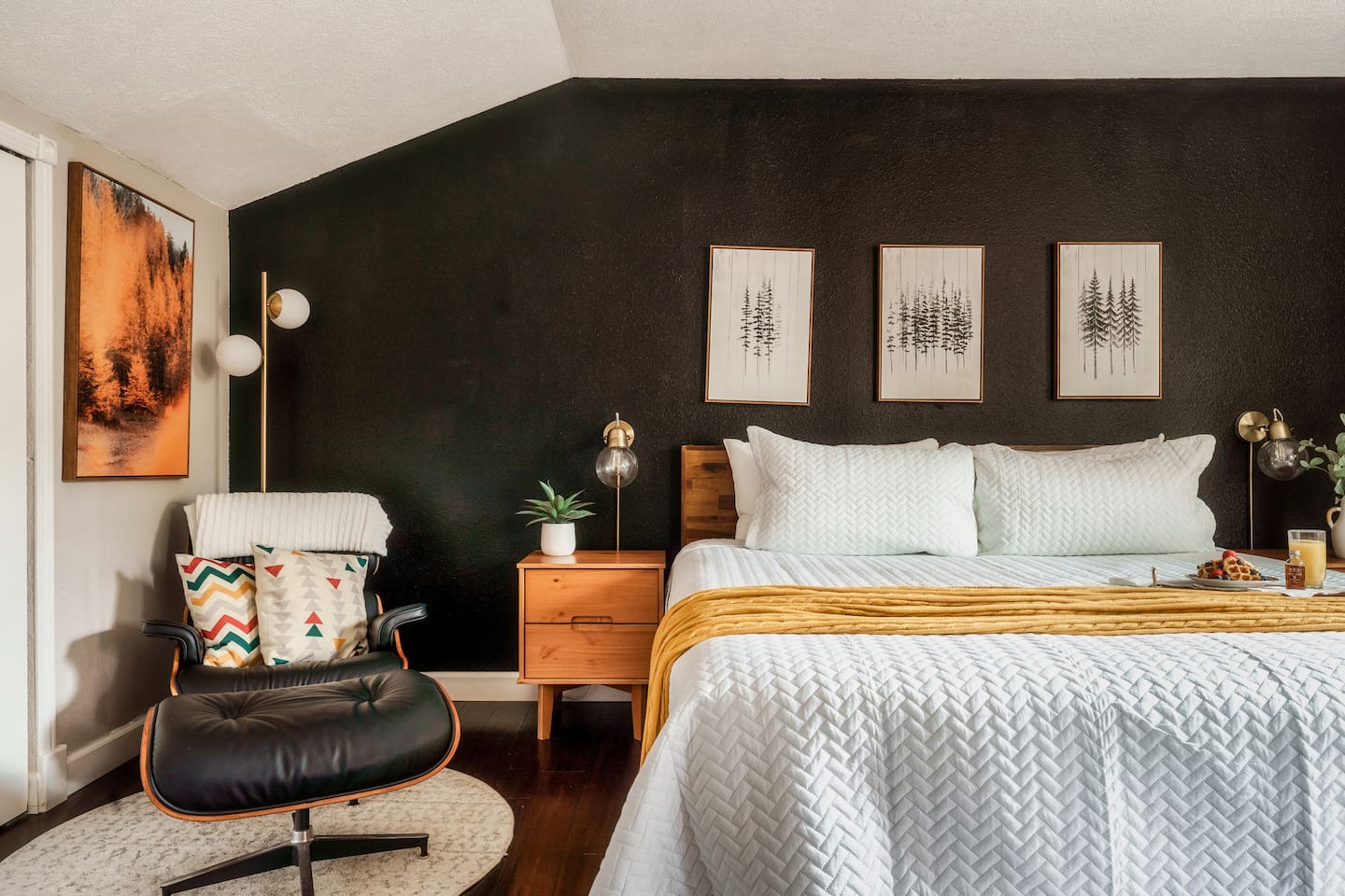 Upstairs king bedroom