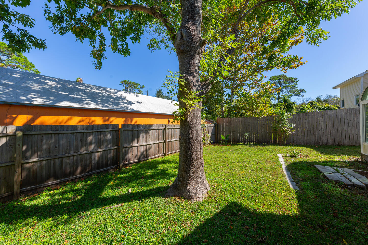 Yard is completely fenced