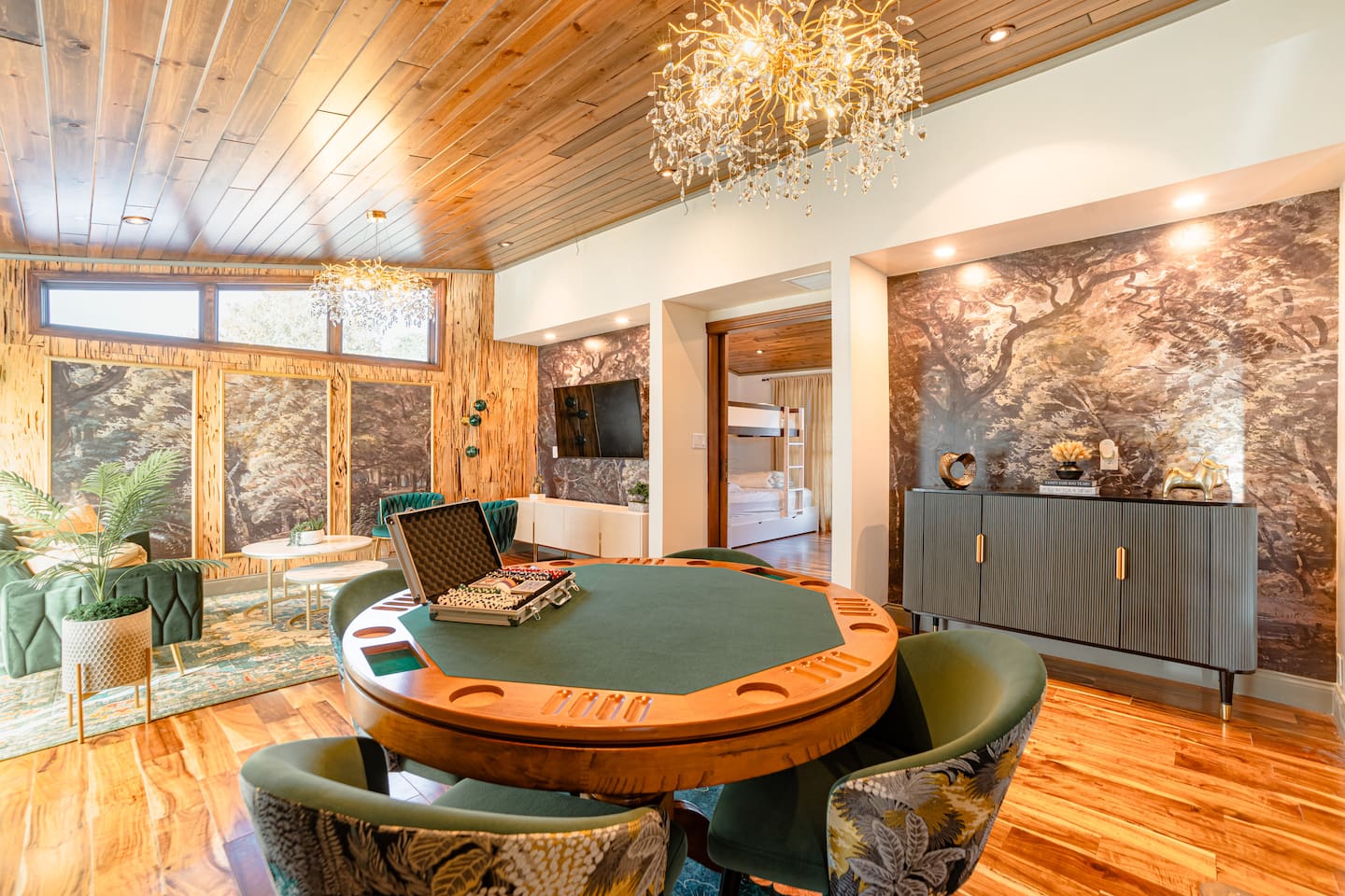 Theme Room