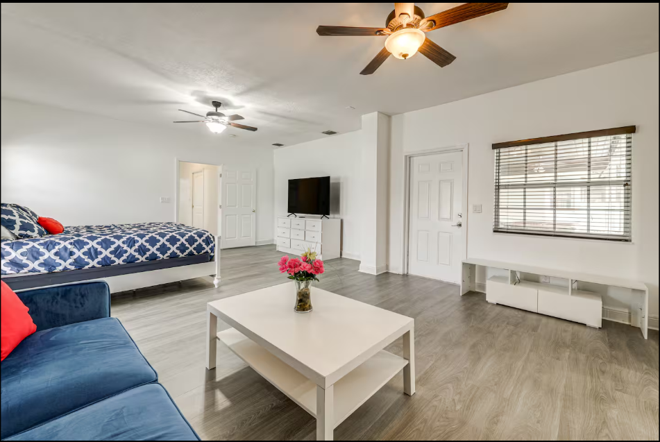 Bedroom 1 | 1st Floor | King Bed | Full Futon | En-Suite Bathroom