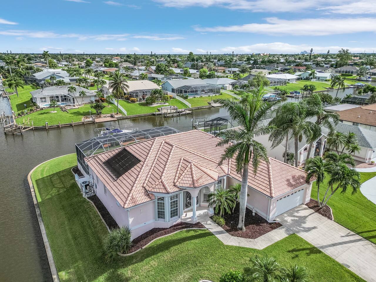 Your dream vacation awaits in this idyllic Gulf access paradise, where every moment is a slice of paradise!