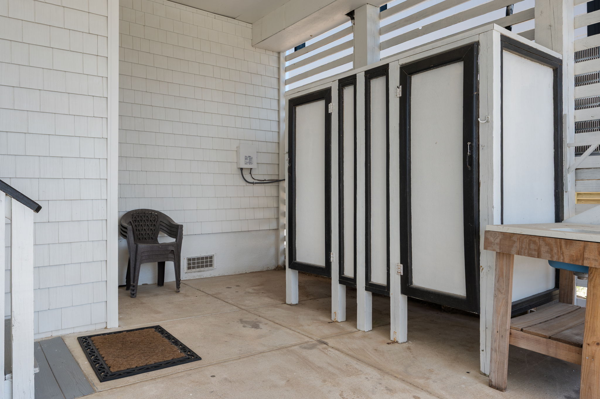 Coastline Haven — Guest Bath (2)