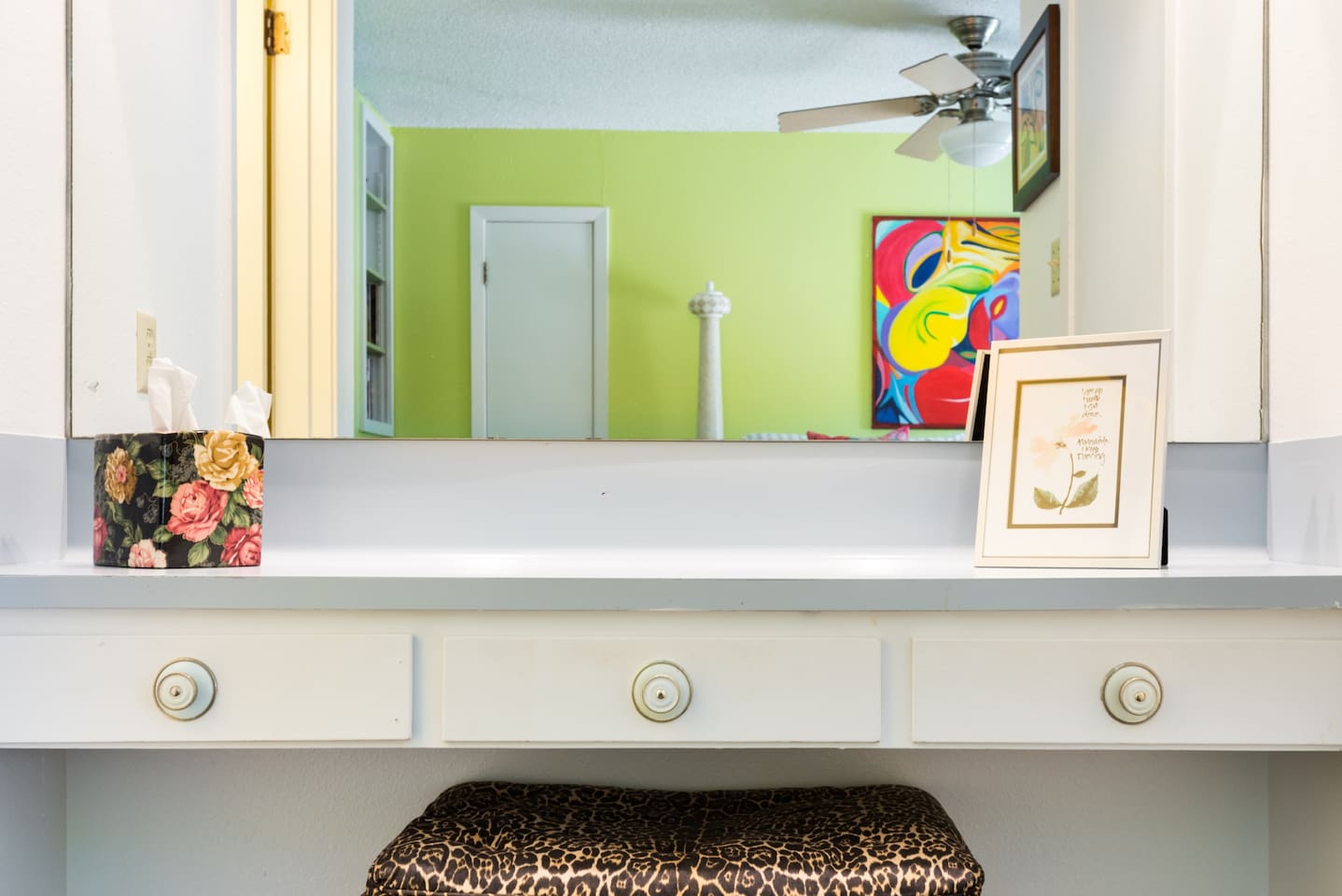 Bedroom with Dressing table and mirror