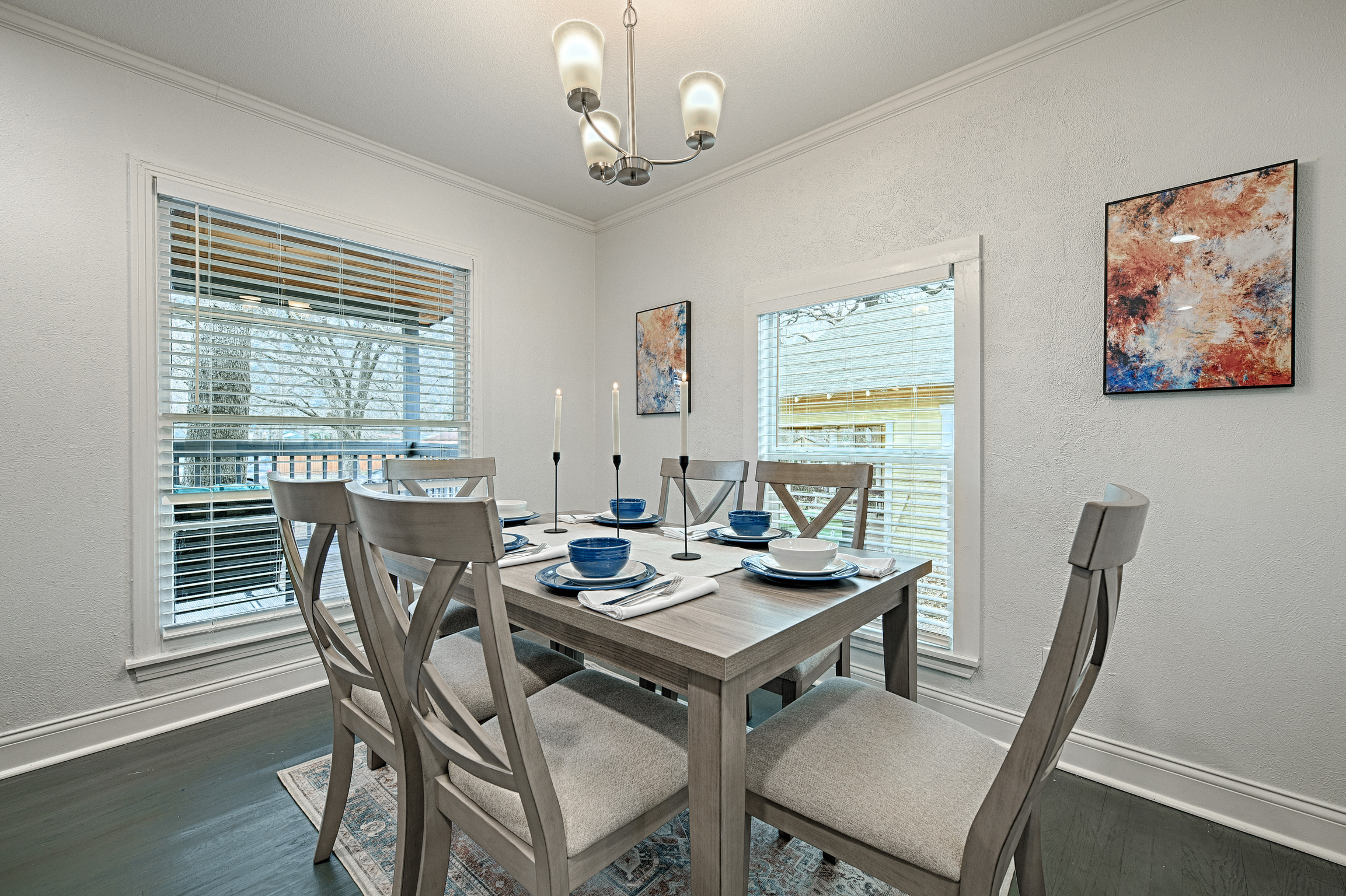 Dining Area with 6 place settings
