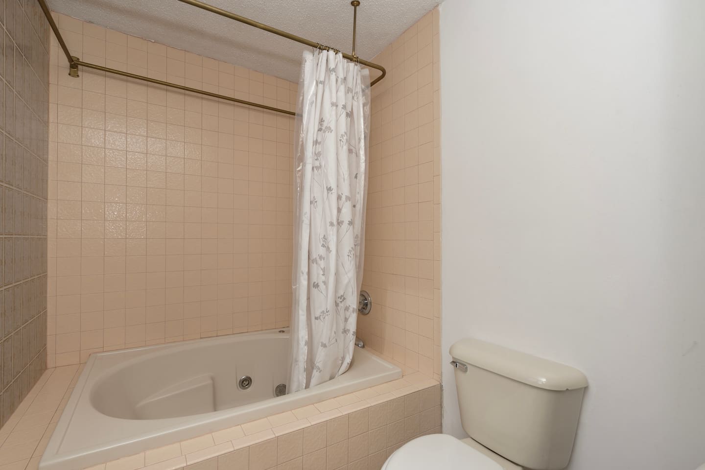 Bath attached to Bedroom 6