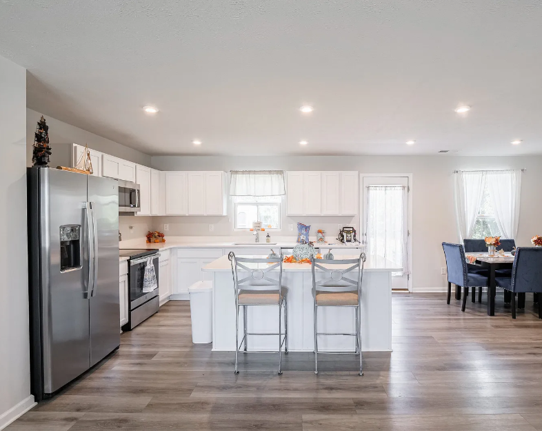 Bright and airy kitchen/dining area
