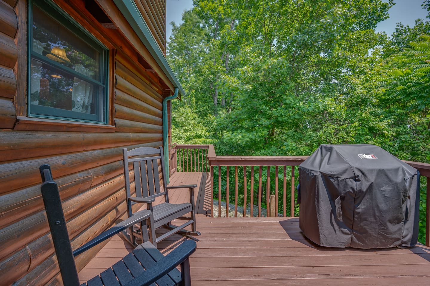 Back outdoor porch with grill