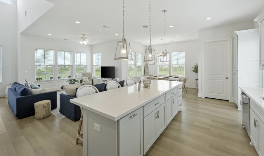 72037fcf70d94d76a0e143819e0b73b9 | Beachhouse | Texas | TX | Vacation Homes | Galveston | Crystal Beach | Kokomo | Breezy Days | Beachfront Elegance | Sunrise Serenity | Southern Sands Property Management, LLC