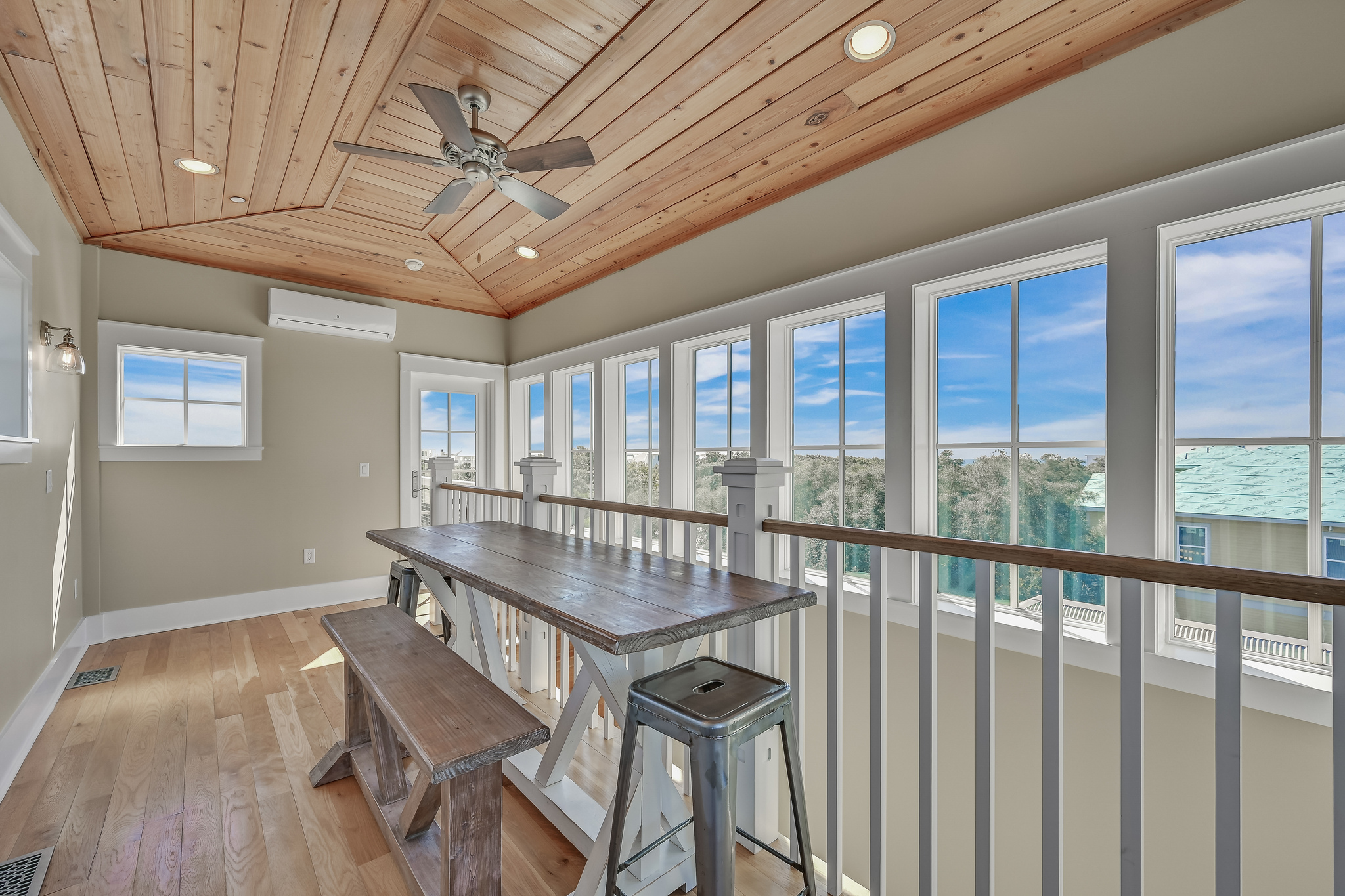 Enjoy your lunch or work from home with beautiful views in the tower.