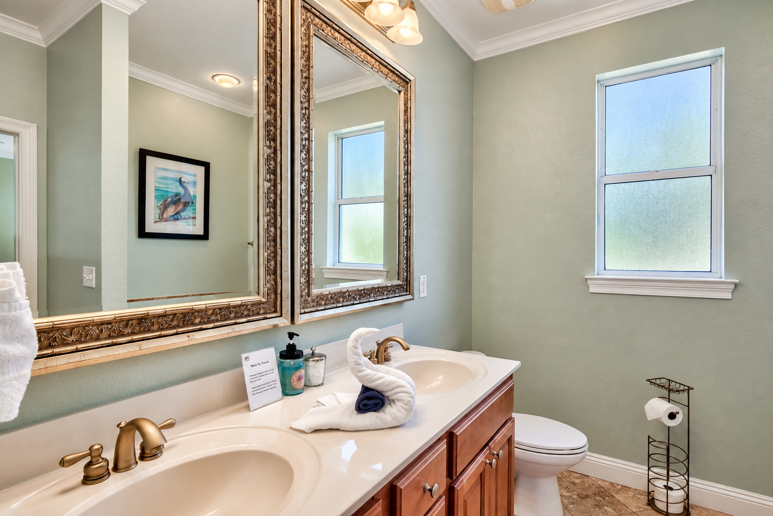 Bathroom 3 with Double Vanity Mirror.