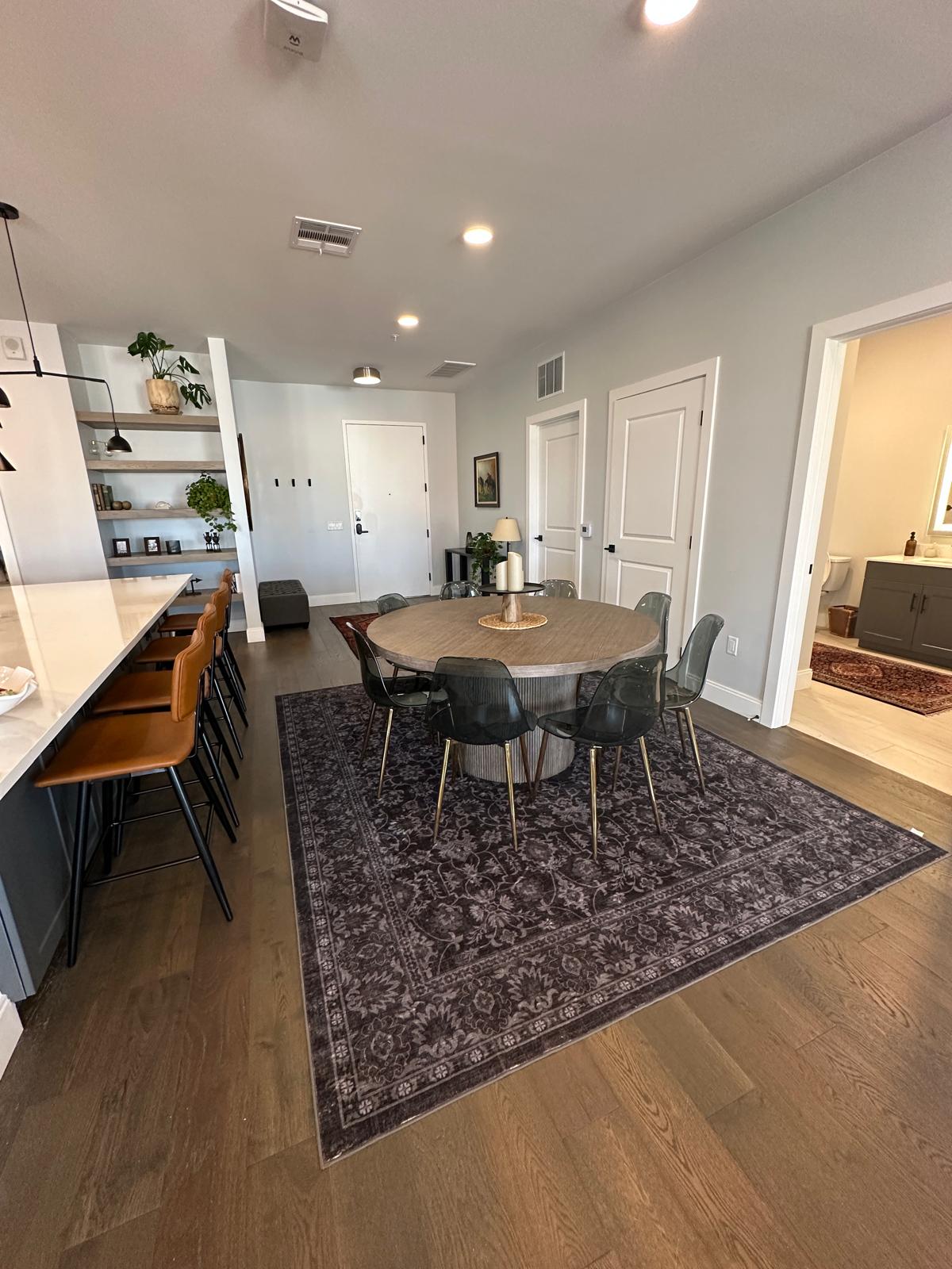 Dining Area - 8 Seats + 4 Stools
