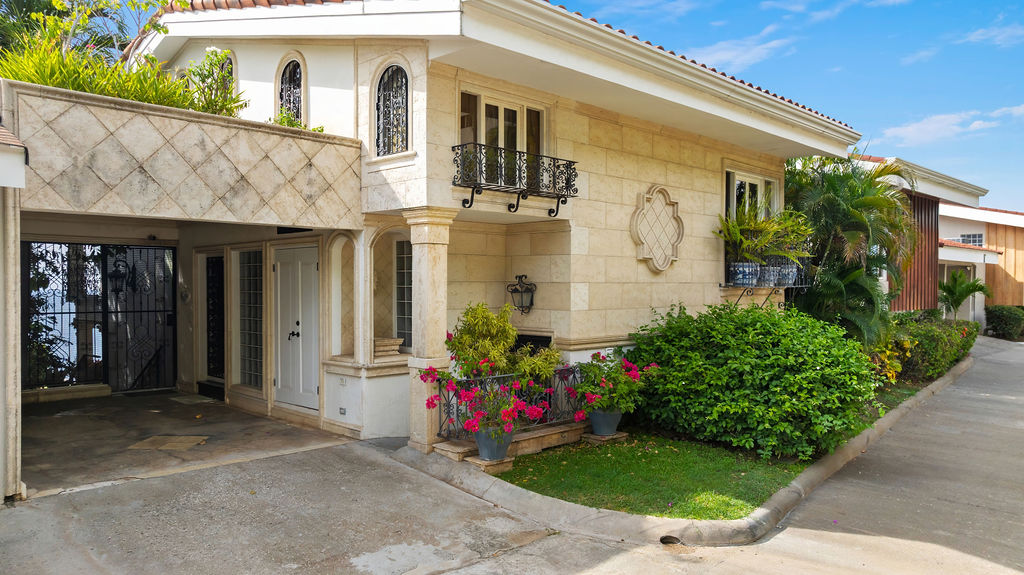 Front of the Villa with covered parking