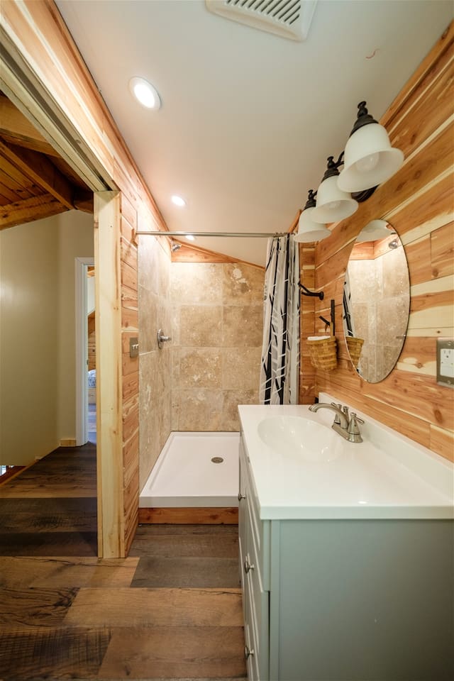 Upstairs Bathroom