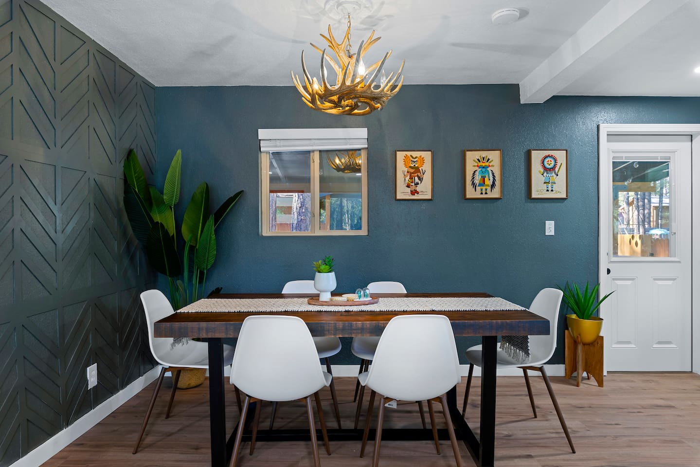 Dining for six in the living room, and on the back patio!