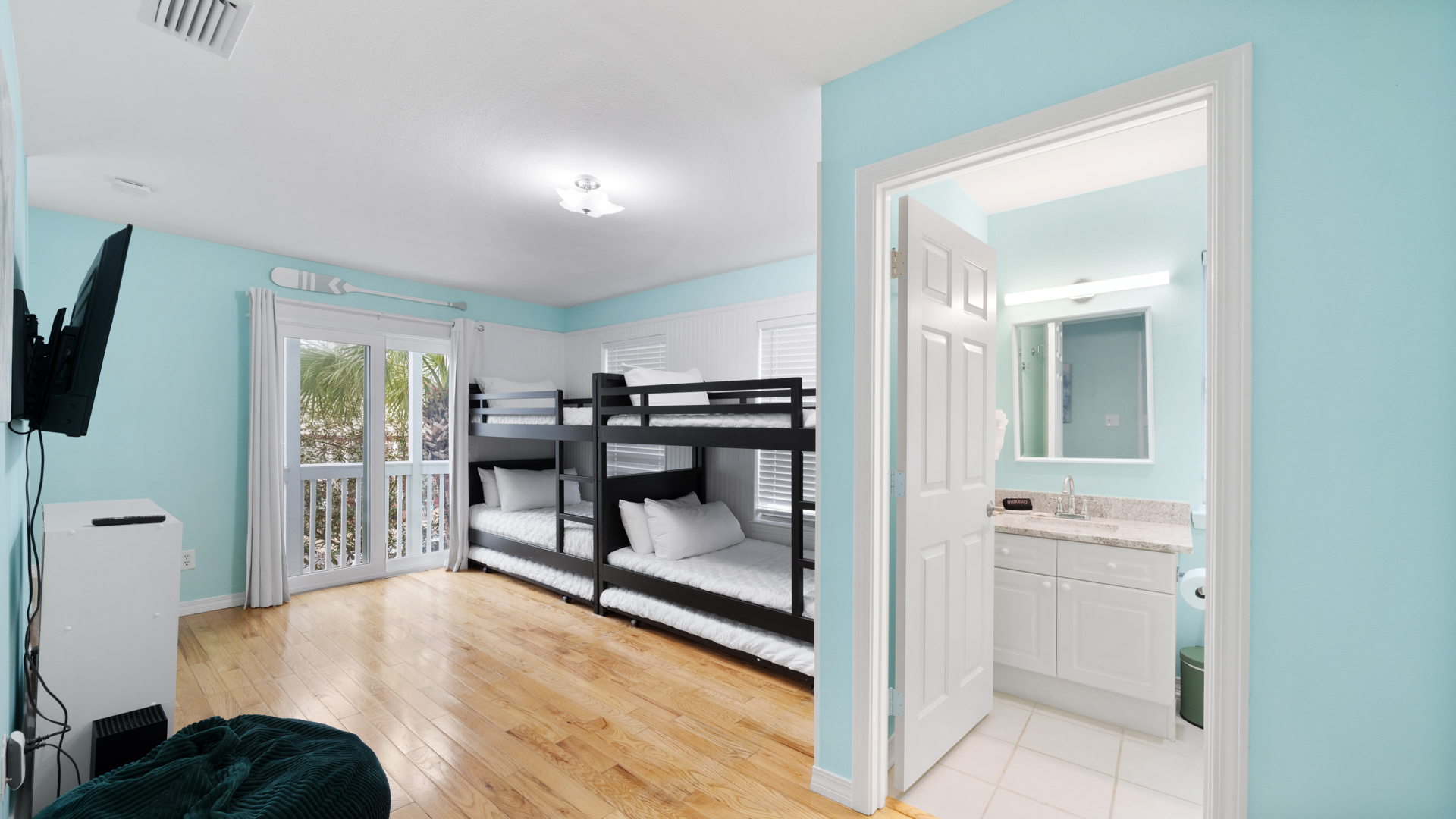 Sea Turtle Room (2nd Floor) Kids Room