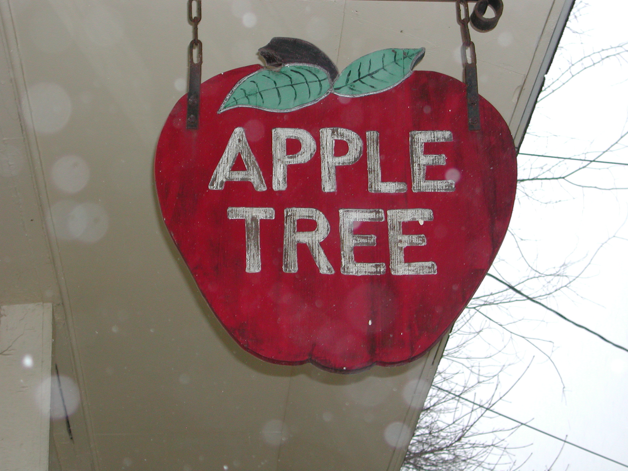 Apple Tree sigh welcomes you