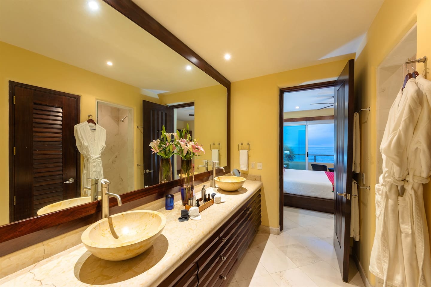 Bath - Suite 7
