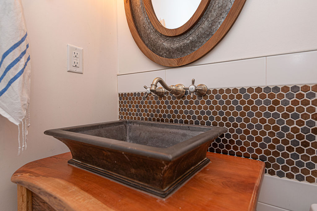 Secondary bathroom