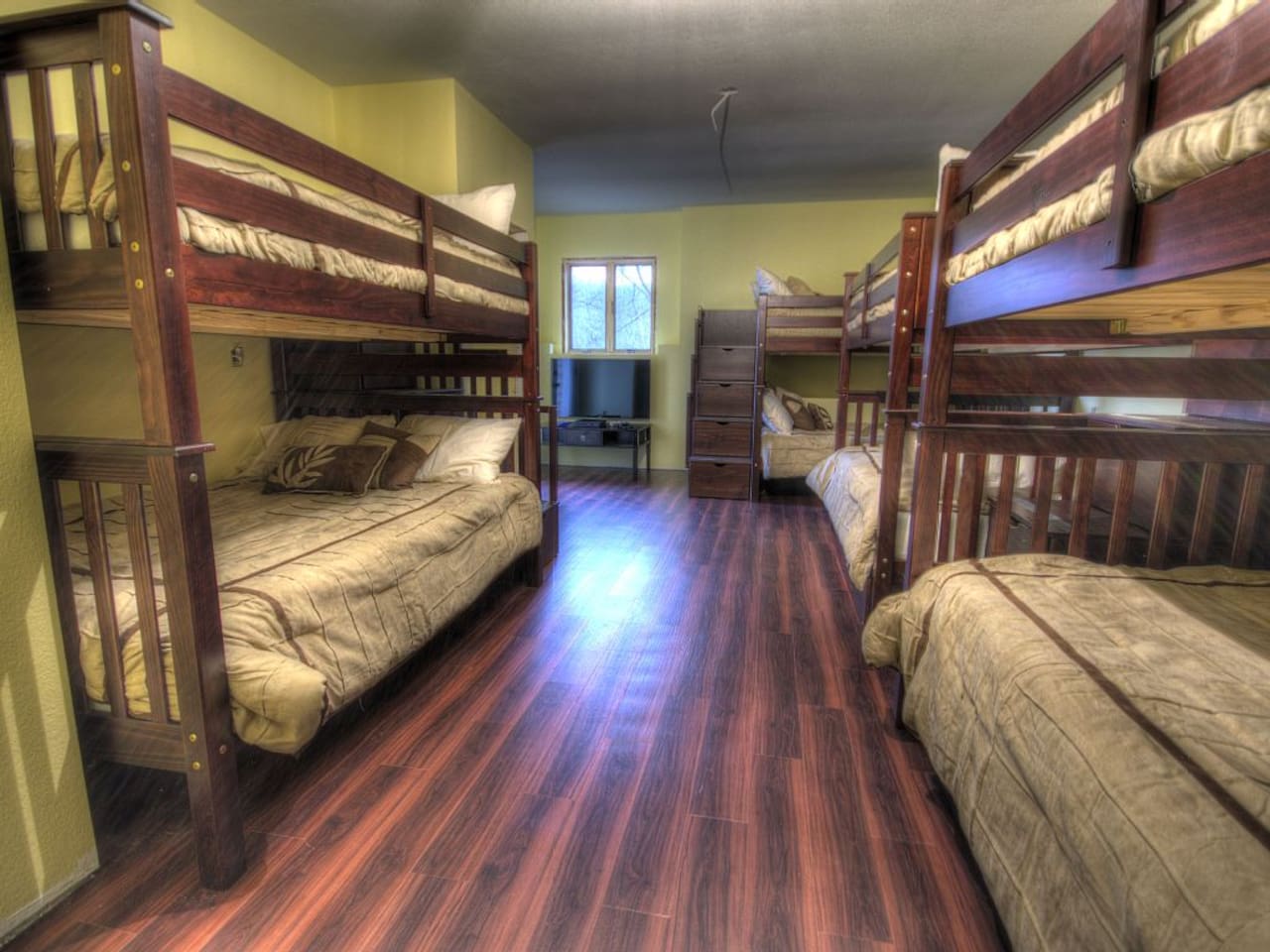Bunkbed room, PS4 Gaming Station, Upper Level