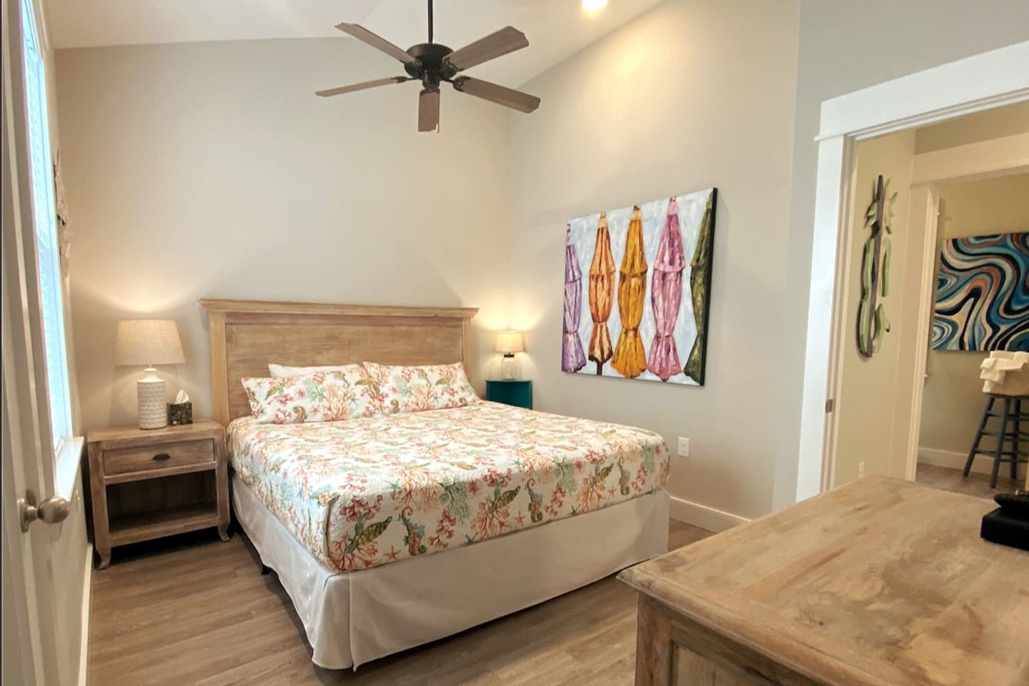 King Bedroom with private en suite bathroom