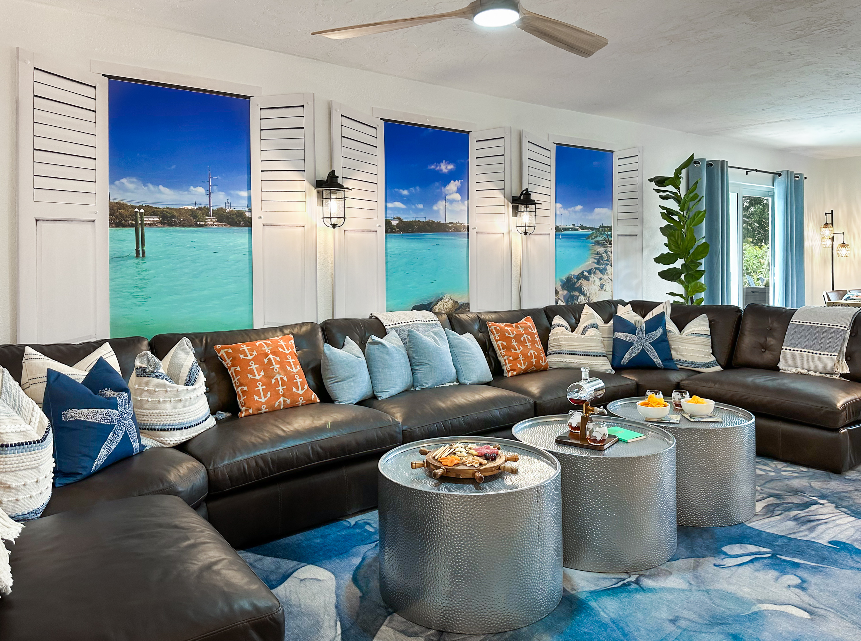 The custom wall artwork bring the beach scenery inside!