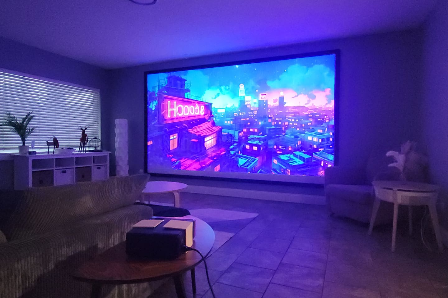 Calm 3BR Stay w/ 155-inch Projector