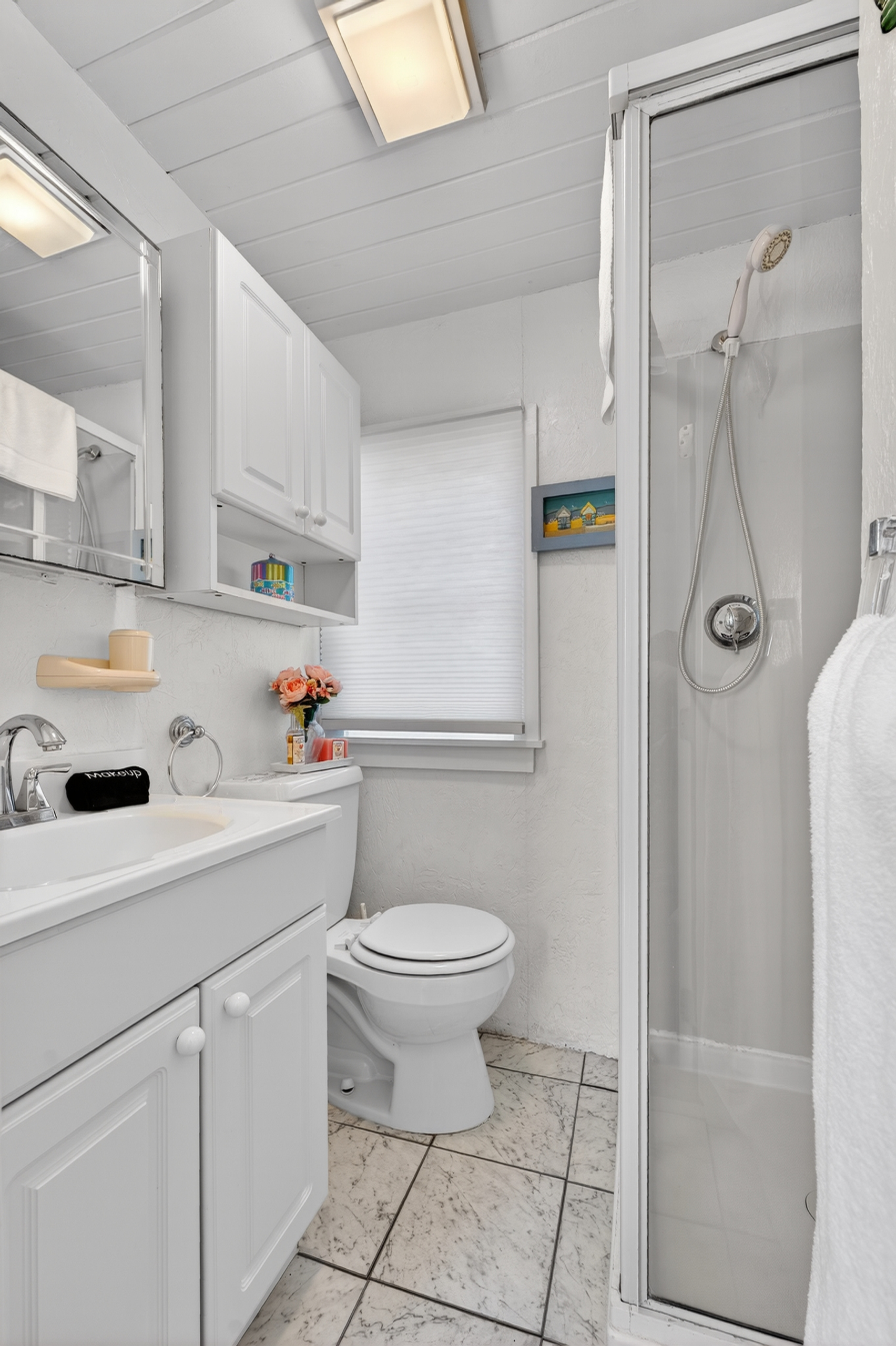 Full bathroom offering clean design, functionality, and everyday convenience.