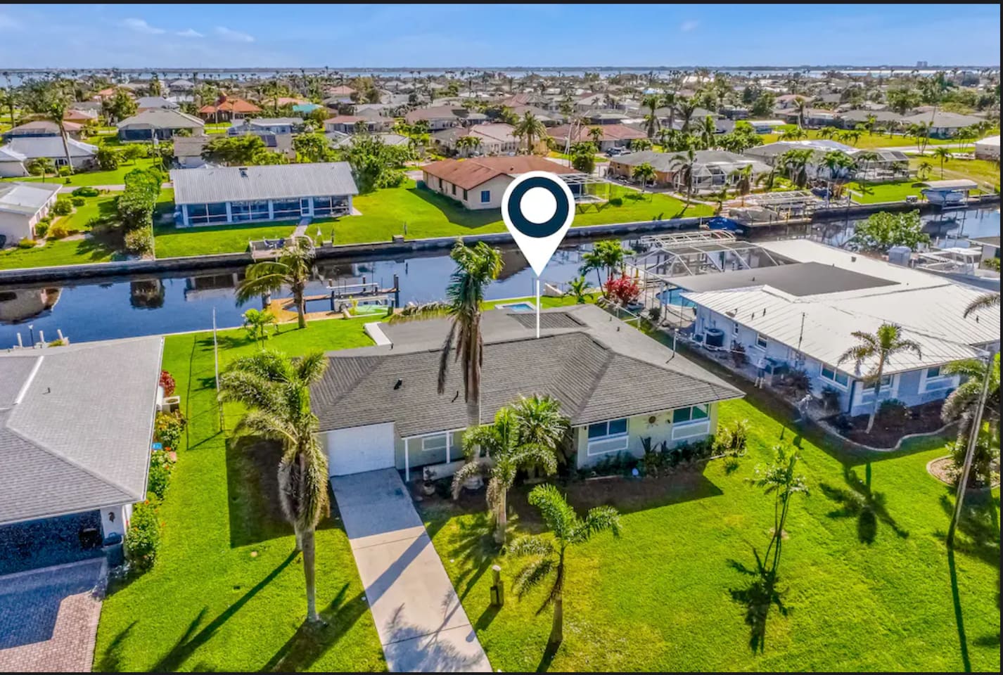 Quiet neighborhood. Salt water canal with sailboat access to the gulf!