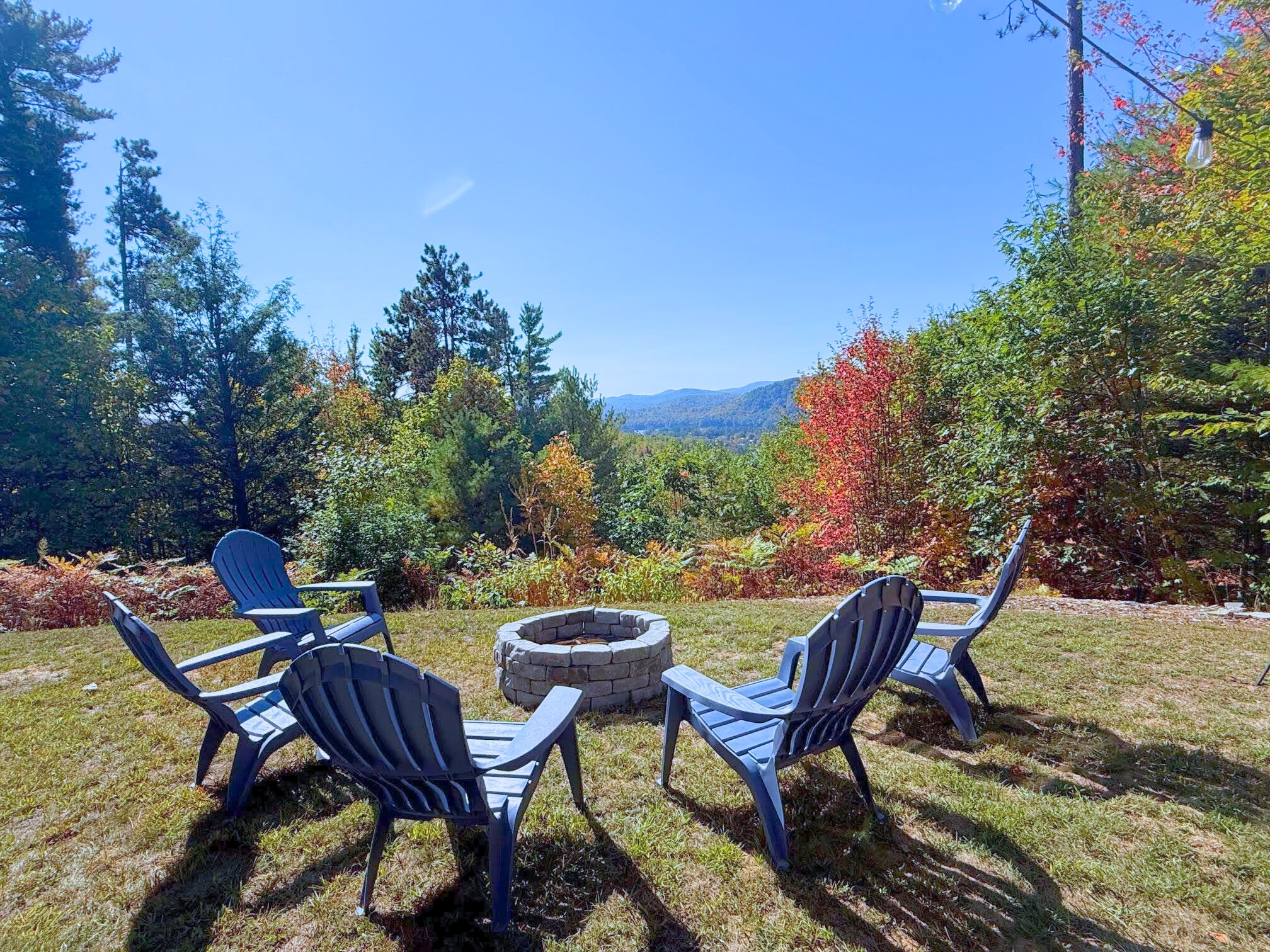Our Brand-New firepit offers the perfect spot to relax, share stories, and take in the stunning mountain scenery!