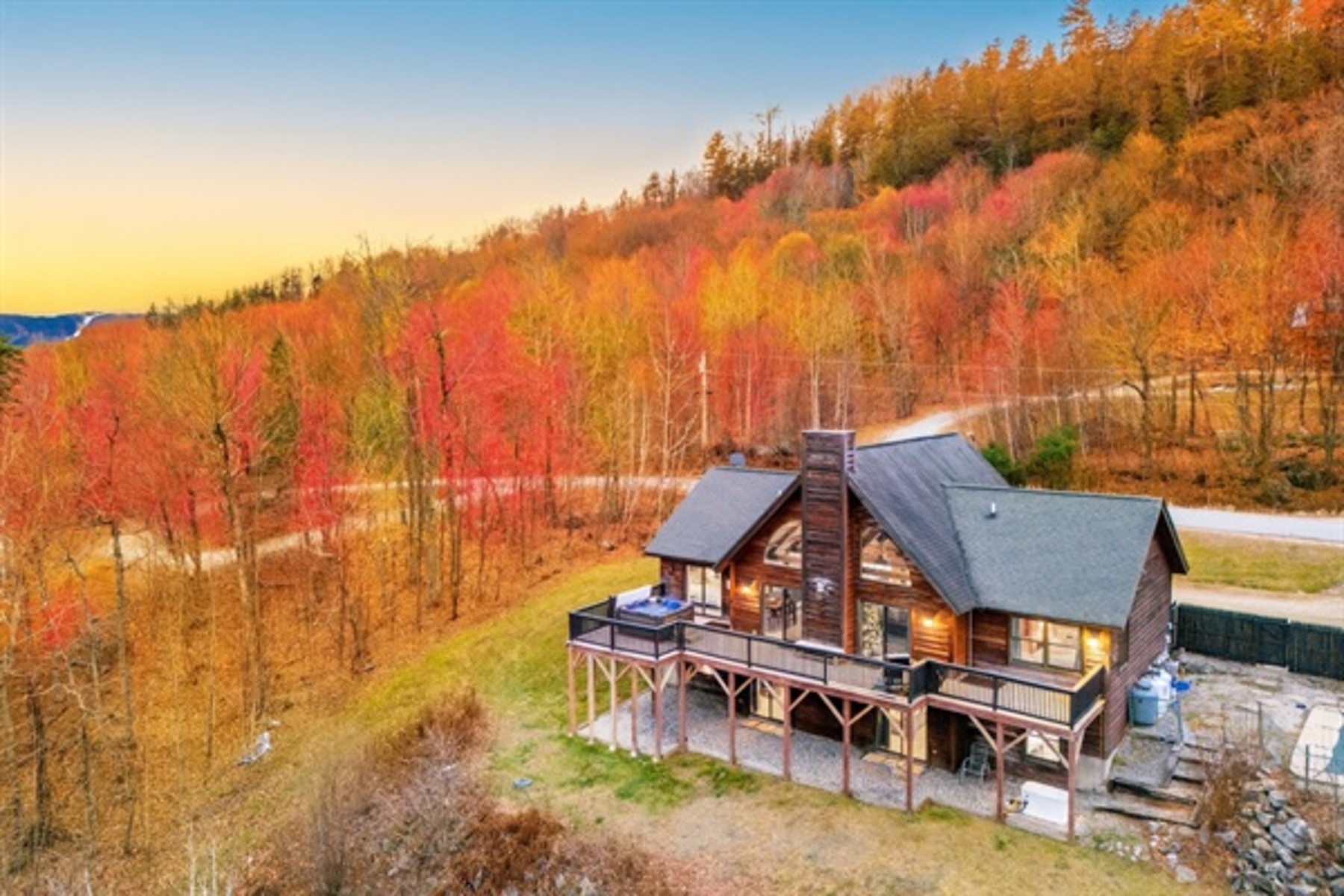Take in stunning seasonal views from above as the cabin sits tucked into nature yet close to everything you came for.