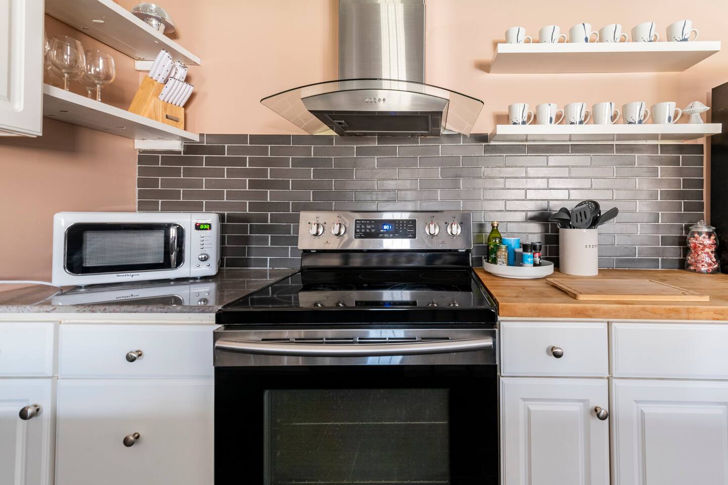 Stove, microwave, refrigerator. Plenty of cabinet and storage space.