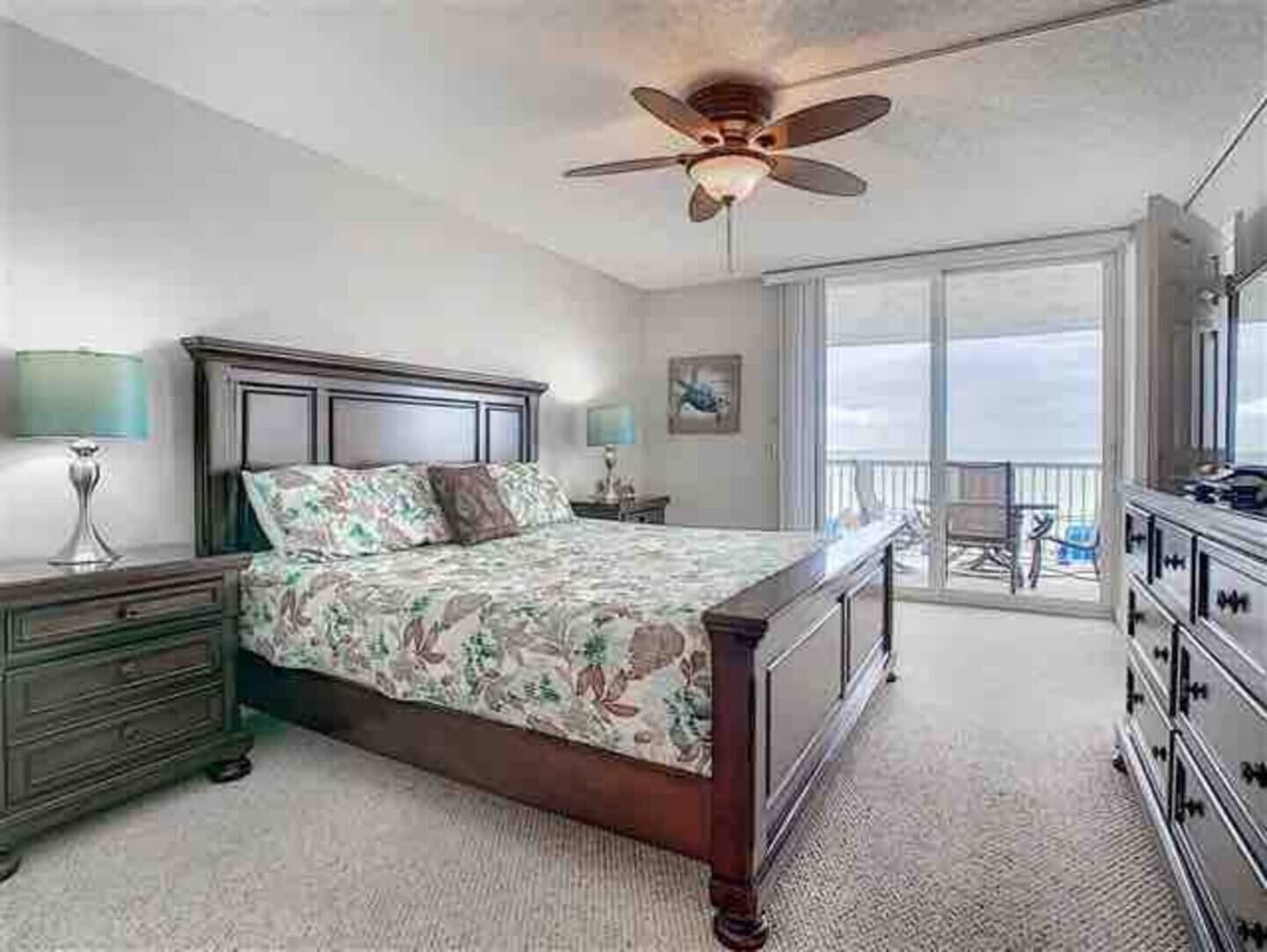 Direct access to the large balcony and ocean views