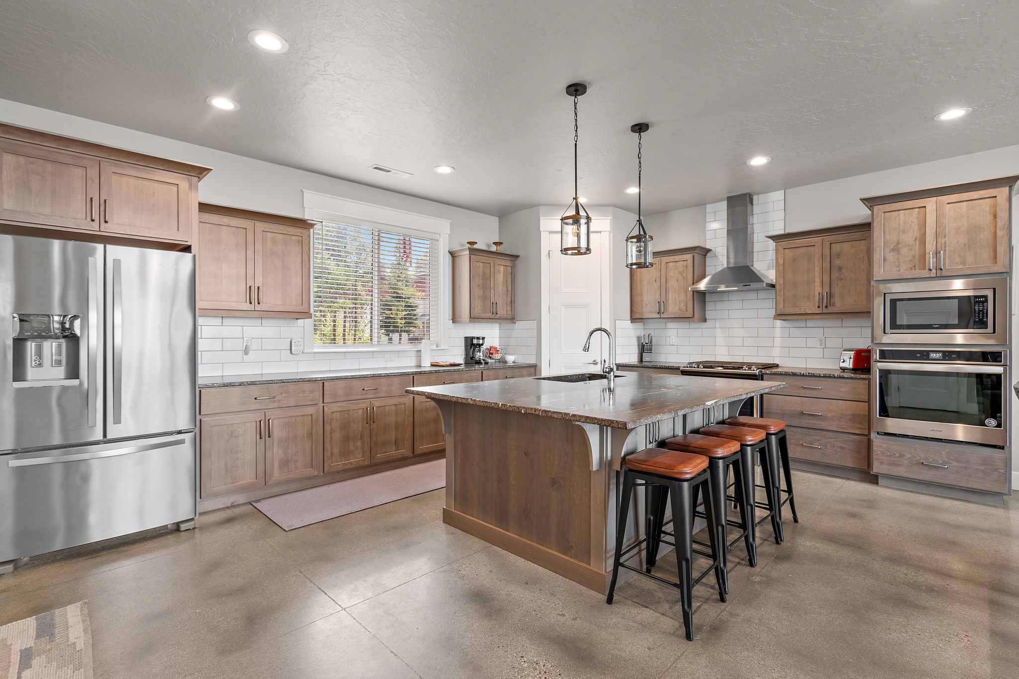 Fully Stocked Kitchen (Board Games In Back of Island)