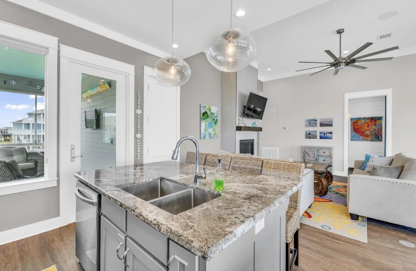 745c2014783e4df688bac6ed2b5241ec | Beachhouse | Texas | TX | Vacation Homes | Galveston | Crystal Beach | Kokomo | Breezy Days | Beachfront Elegance | Sunrise Serenity | Southern Sands Property Management, LLC