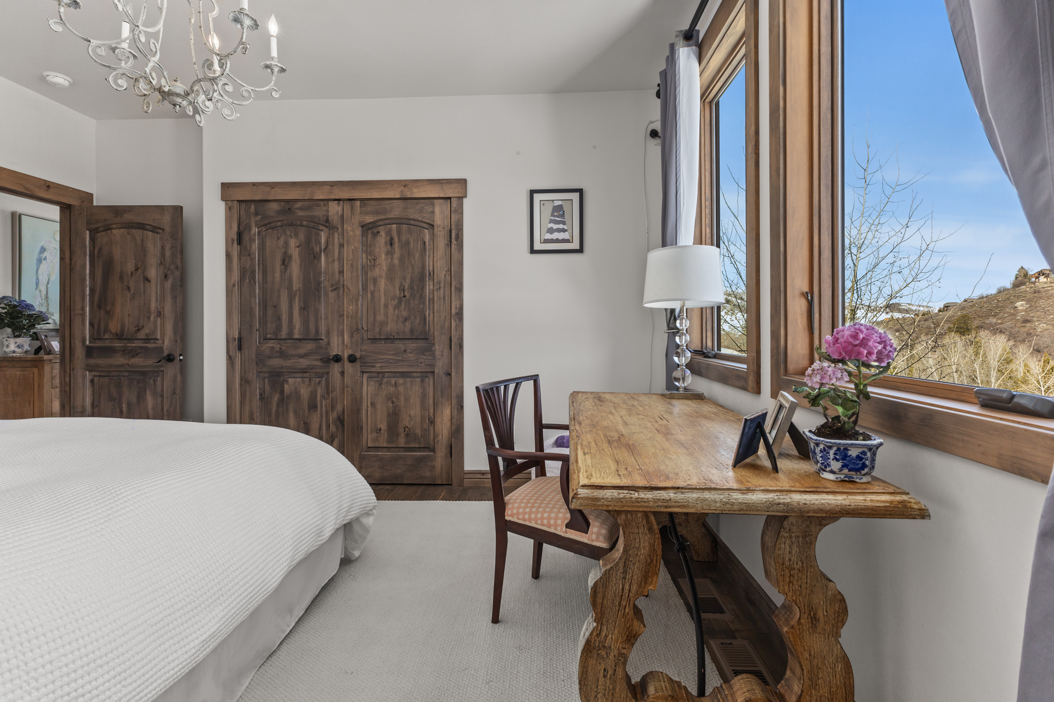 Upper Level King Bedroom 2 -- Desk