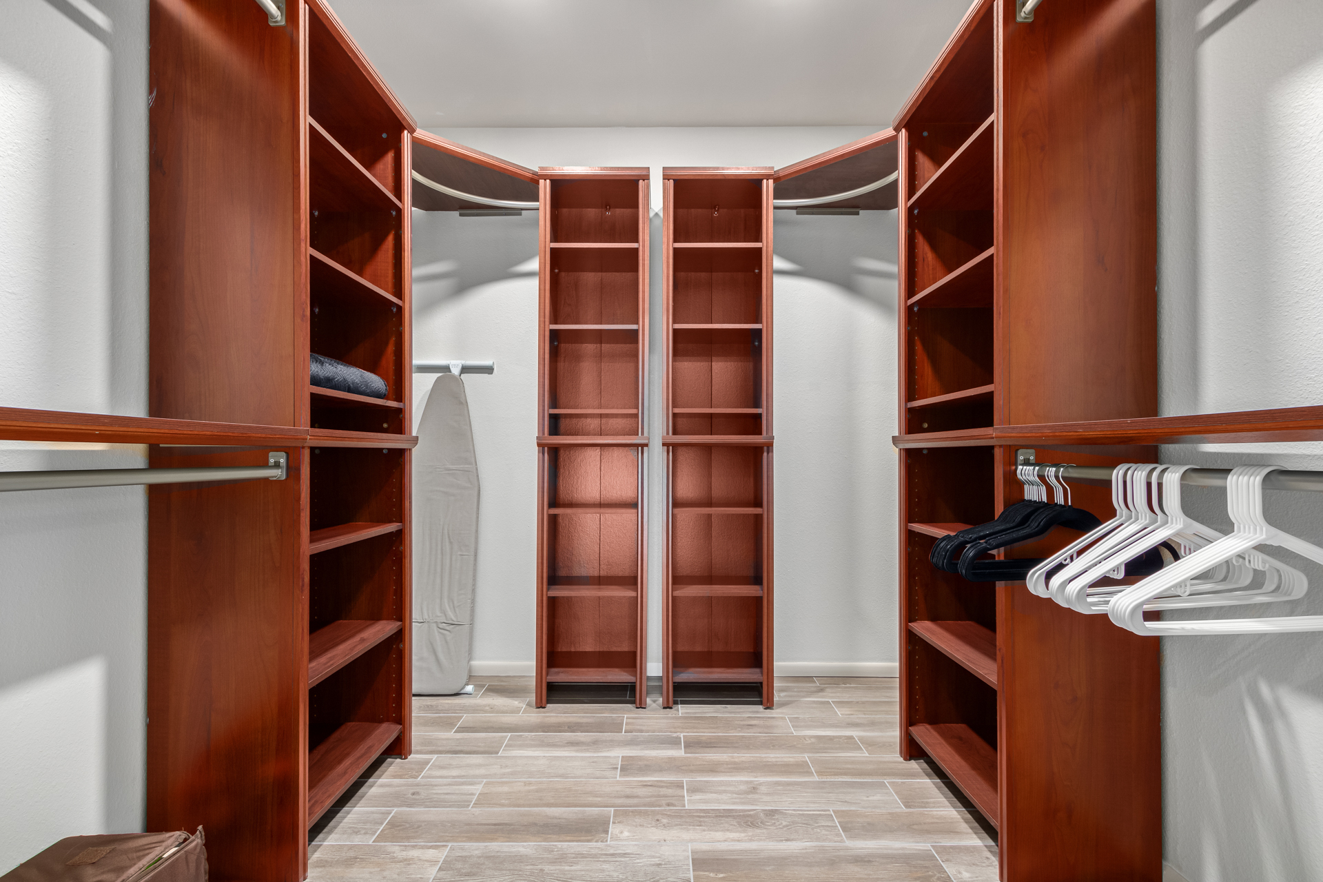 primary bedroom walk in closet