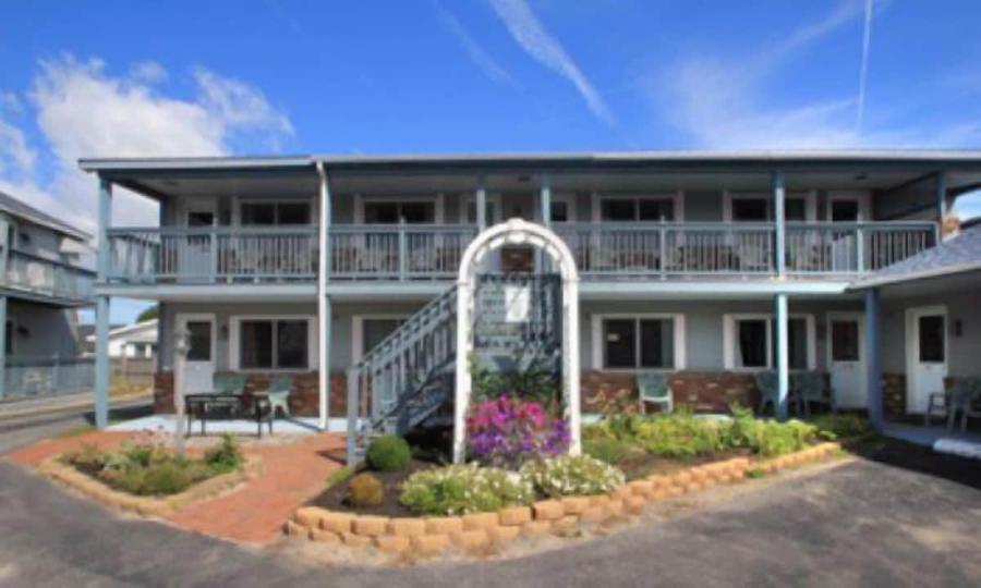 A view of the courtyard units at the Bellevue