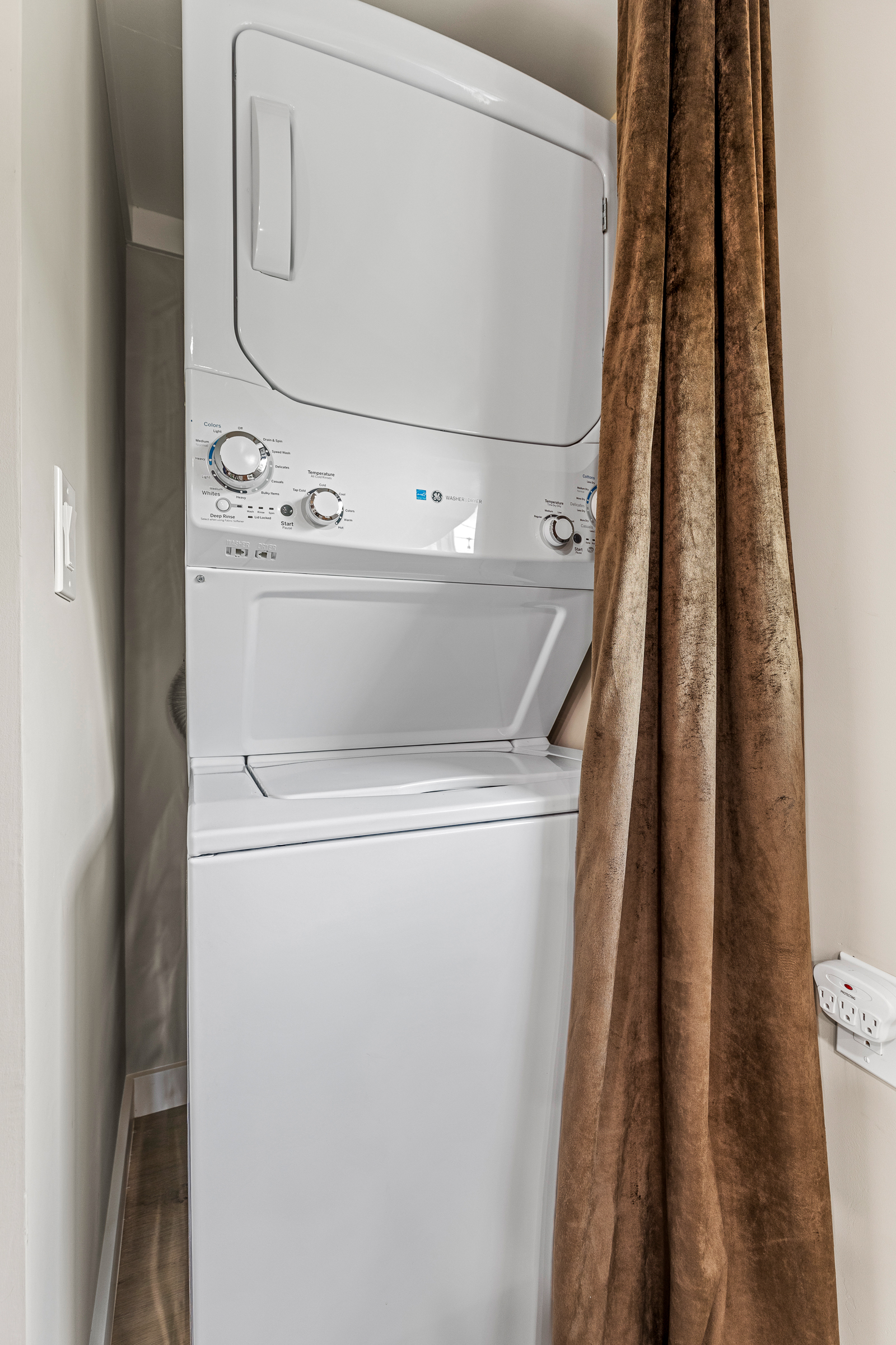 Freshen up during your stay with in-unit laundry - perfect for extended visits, post-hike refreshes, or cozying up in clean clothes.