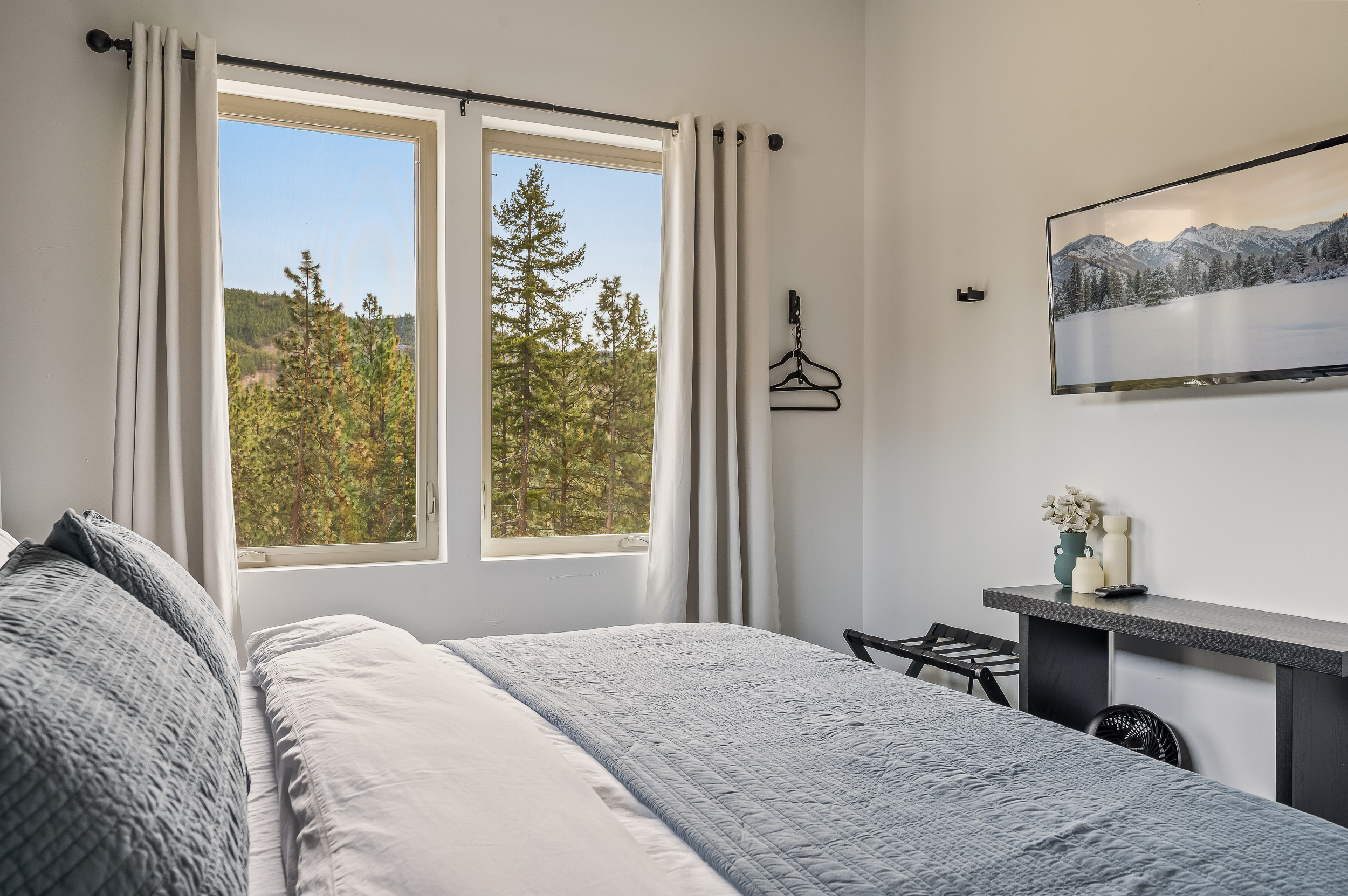 Bedroom #2 of 2: King bed, mountain views, Smart TV