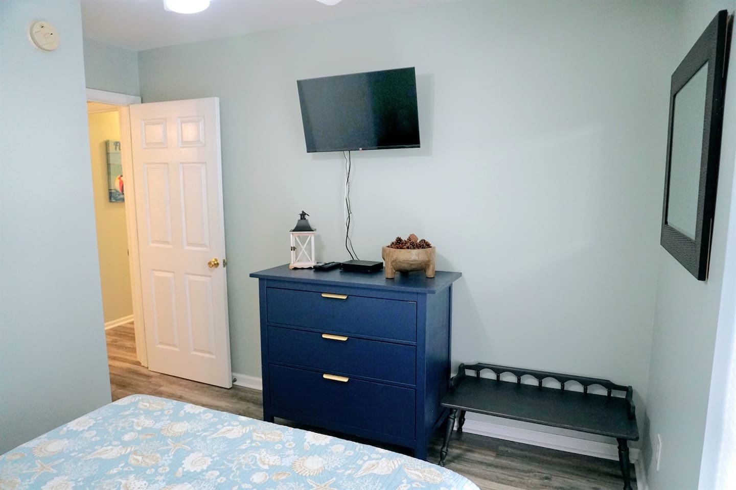 Bedroom 1 w/Cable TV