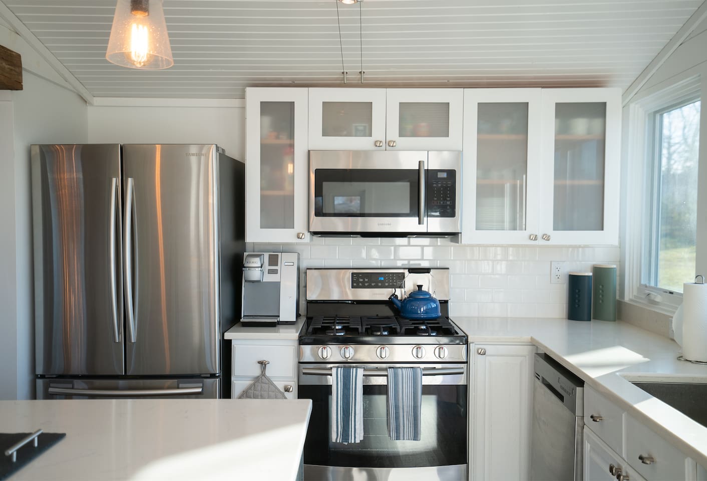 Another view of the sunny kitchen.