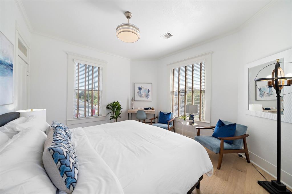 755352178a89437ab670c3d0991d90a6 | Beachhouse | Texas | TX | Vacation Homes | Galveston | Crystal Beach | Kokomo | Breezy Days | Beachfront Elegance | Sunrise Serenity | Southern Sands Property Management, LLC