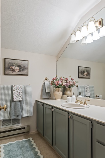 Upstairs Bedroom w/ Ensuite