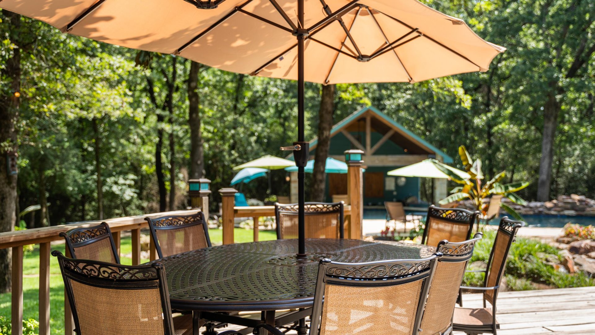 Enjoy outdoor dining on the spacious deck—perfect for morning coffee, casual lunches, or dinner under the stars. Surrounded by trees and fresh air, it’s a great spot to relax and reconnect.