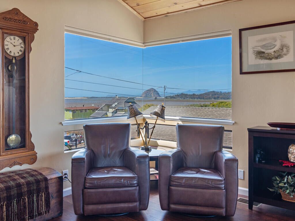 Upstairs view of the ocean & rock